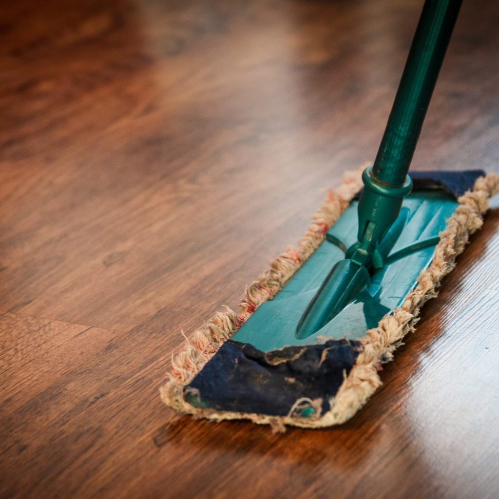 Cleaning mop